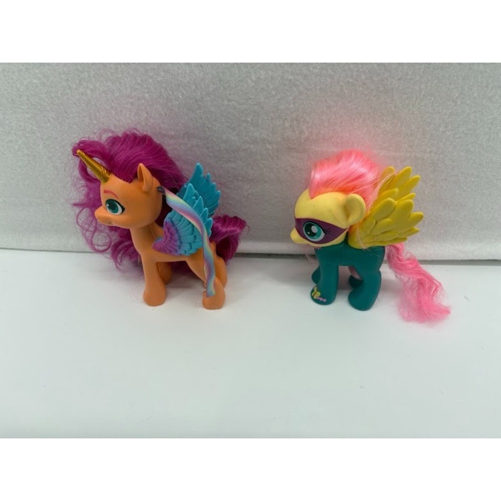 My Little Pony‎ Lot of 2 Ponies Fluttershy and Sunny Starscout 6"